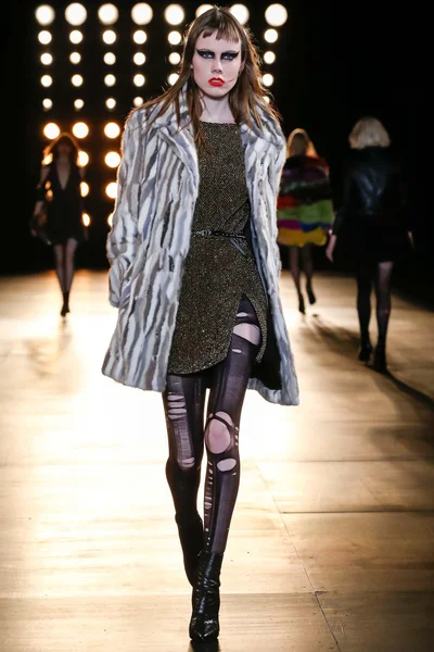 Look 48